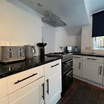 Fulham Tranquil 2Bd King Bed Home With Parking & Gdn