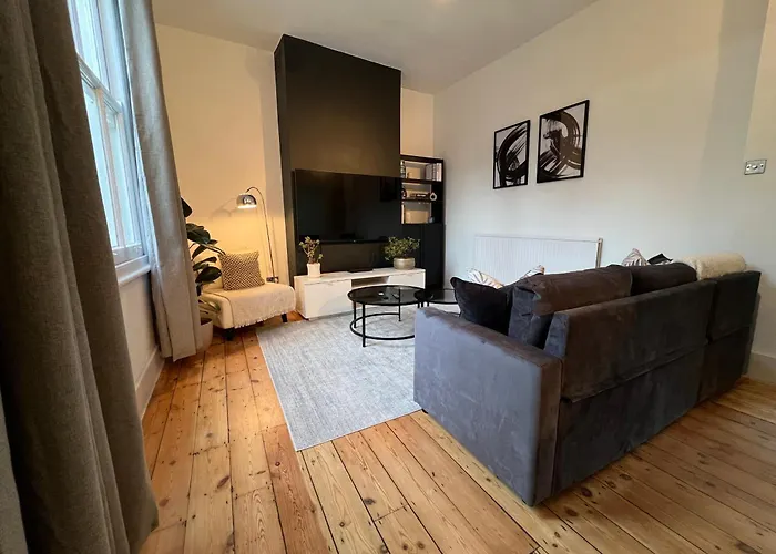 Fulham Tranquil 2Bd King Bed Home With Parking & Gdn